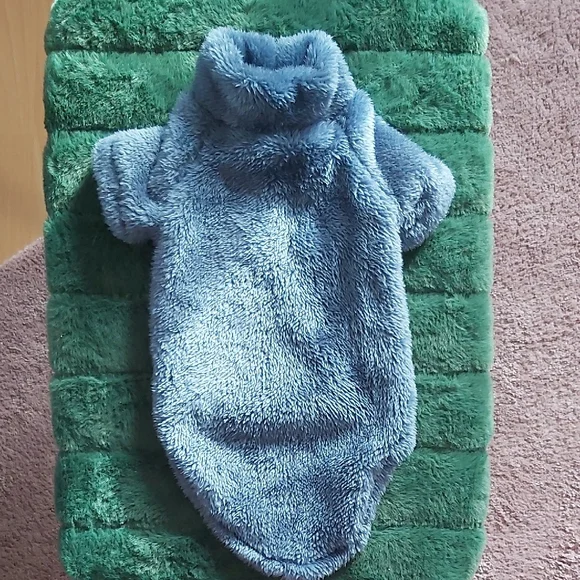 Pet Sweaters ❄Bundle❄ - Picture 1 of 6